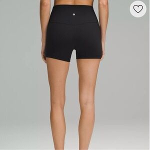 BRAND NEW LULULEMON 4"